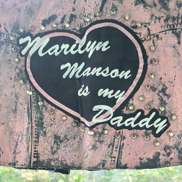 Manson Daddy Issues Crop Vest - Picture 5 of 8